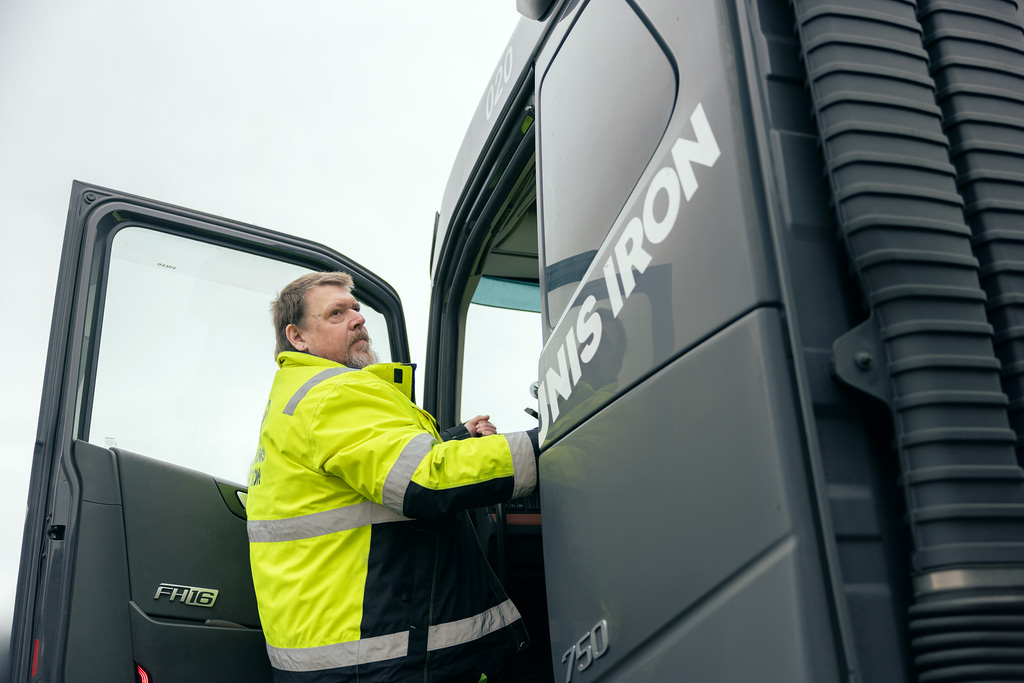 Kaunis Iron1_org.jpg.