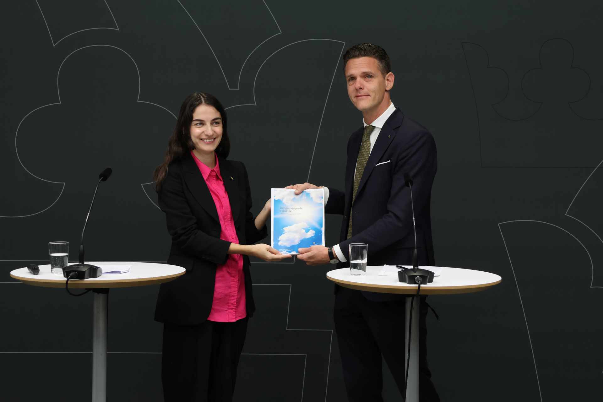 MMB_överlämning_foto Nicole Morander Regeringskansliet_low.jpg.