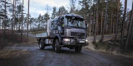 Volvo FL4X4_2_low.jpg.